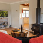 Hunter Gleann- Hunter Valley Accommodation- Cottage dining and lounge area