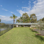 Hunter Gleann- Hunter Valley Accommodation- Homestead, pool and loading area